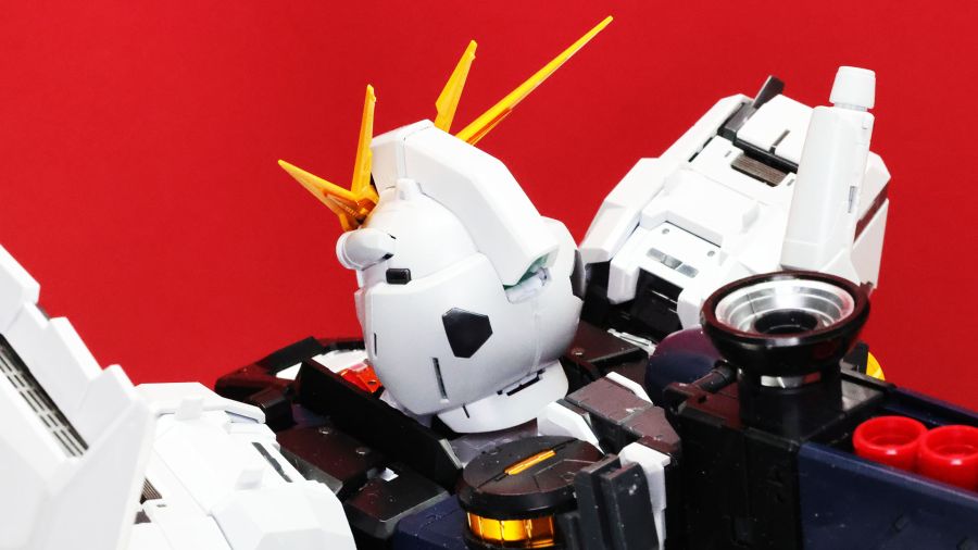 PG 언리쉬드 뉴 건담 롤아웃 포징 사진_33.jpg