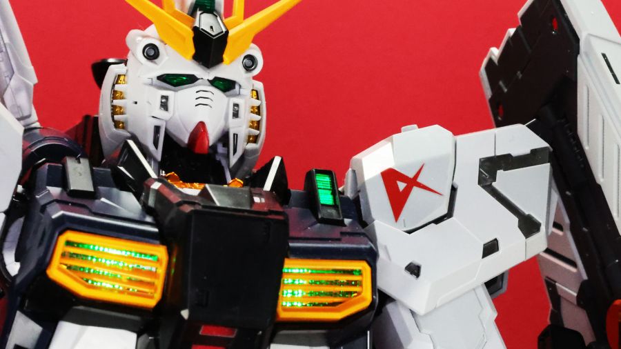 PG 언리쉬드 뉴 건담 롤아웃 포징 사진_35.jpg