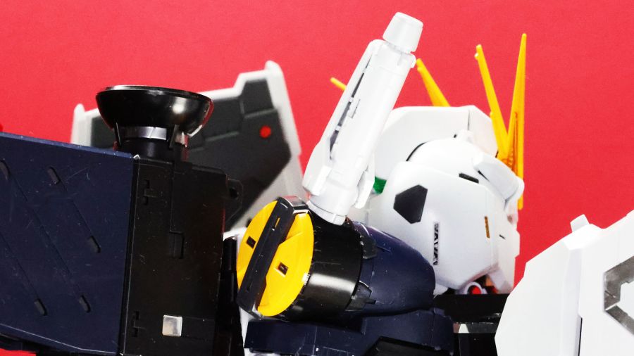 PG 언리쉬드 뉴 건담 롤아웃 포징 사진_40.jpg