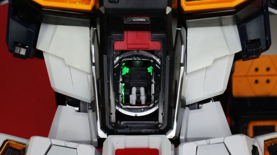 PG 언리쉬드 뉴 건담 롤아웃 포징 사진_59.jpg