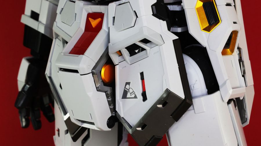 PG 언리쉬드 뉴 건담 롤아웃 포징 사진_63.jpg