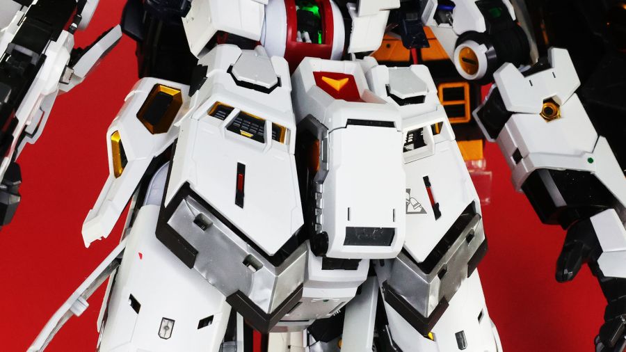 PG 언리쉬드 뉴 건담 롤아웃 포징 사진_90.jpg