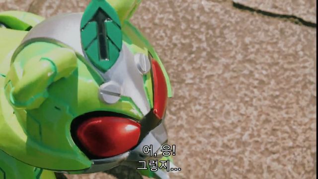 [가면라이더 갓챠드 & 기츠] 바보들의 행진_148.jpg