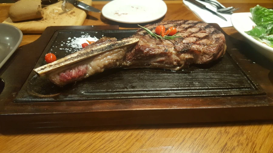 [돼억시니] 토마호크_3.webp