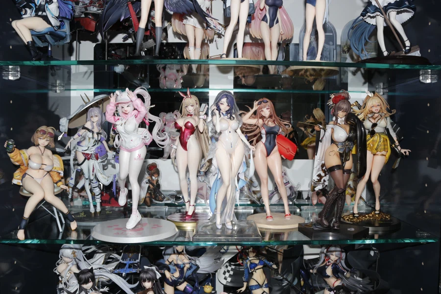 장식장 뒤에 거울 붙인 겸 미소녀 피규어 재배치_7.webp