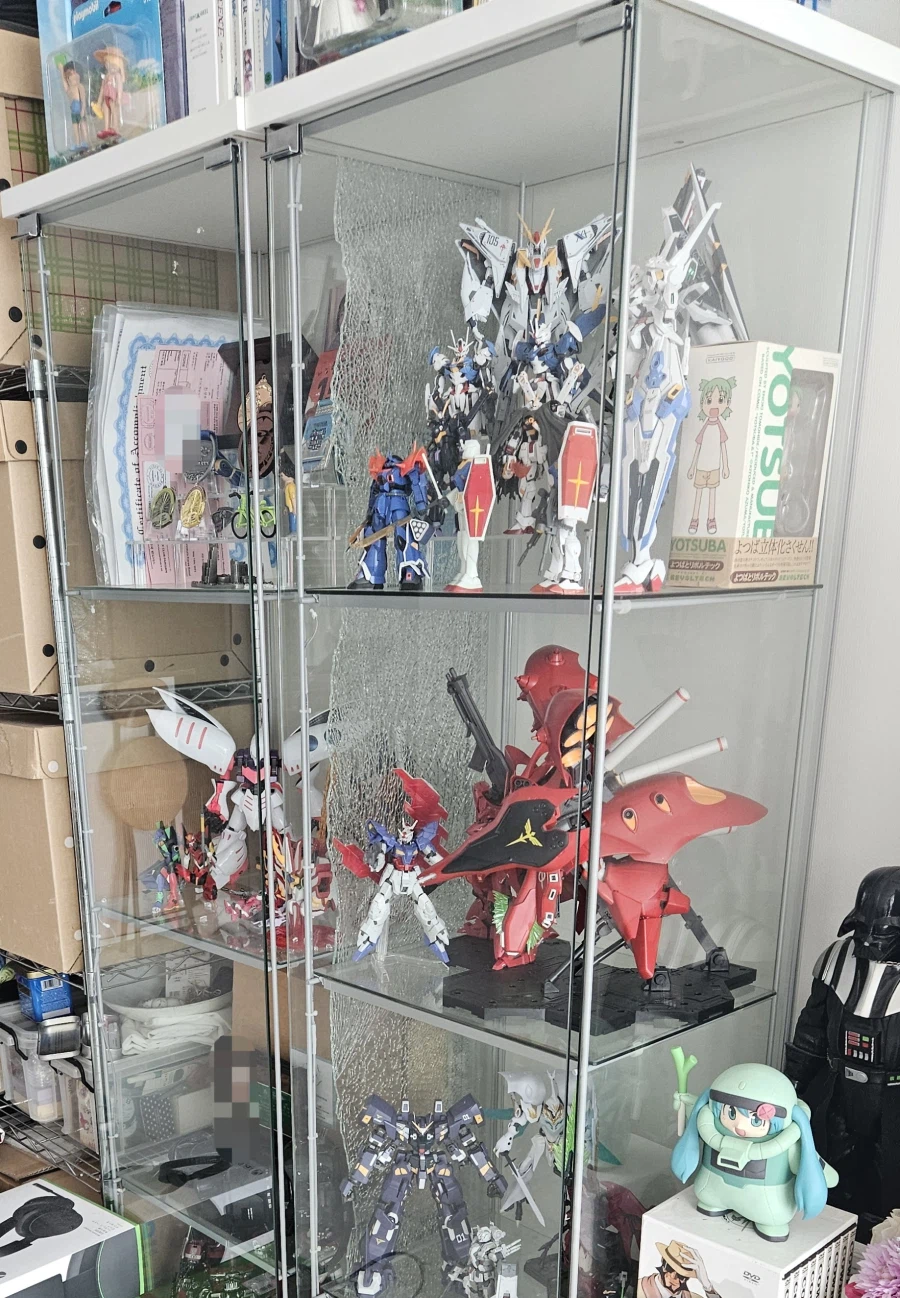 이케아 데톨프가 한쪽면이 폭발했습니다_1.webp