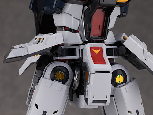 PG 언리쉬드 뉴 건담 해외 리뷰: 본체편 (스크롤 주의)_129.jpg