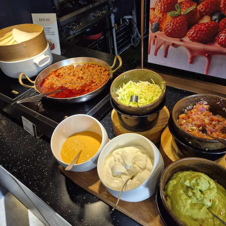 빕스) 2026 딸기시즌_16.webp