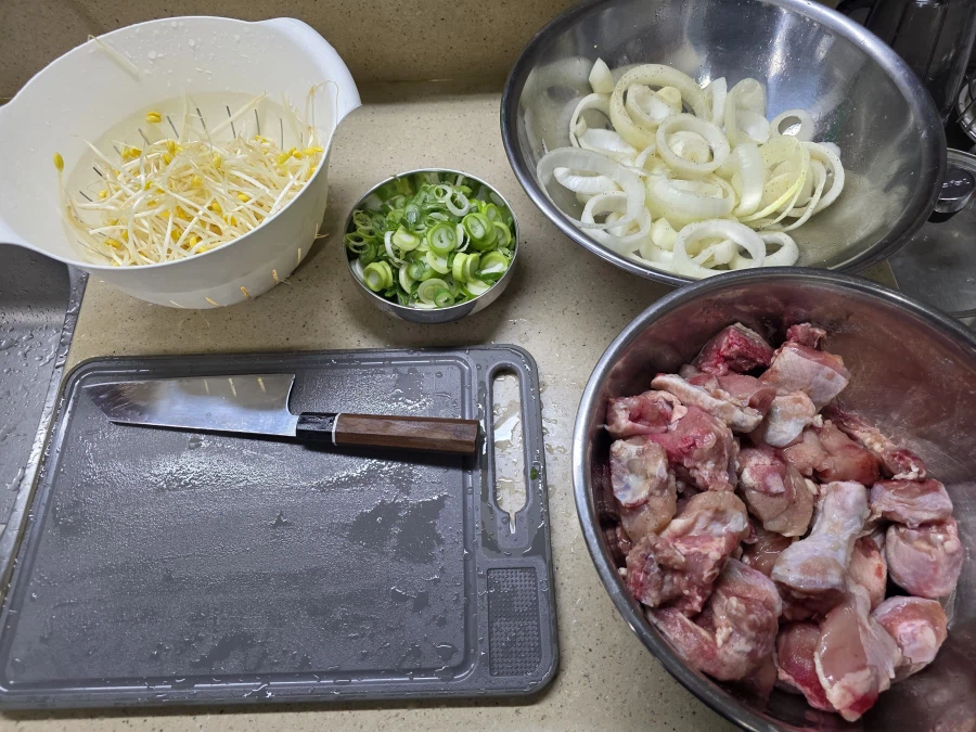 직장에서 3천원씩 걷어서 해먹는 점심 치킨_3.webp