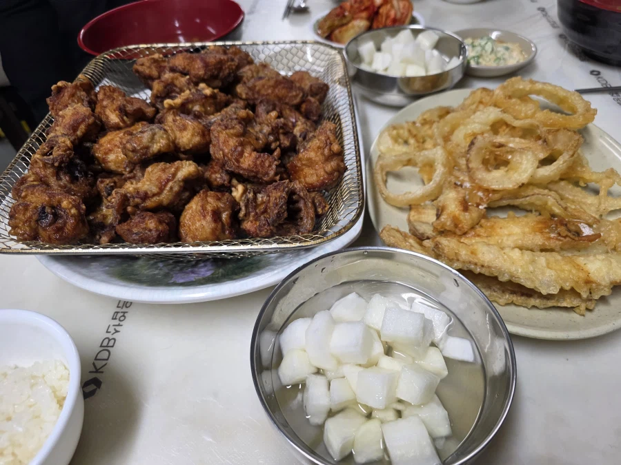 직장에서 3천원씩 걷어서 해먹는 점심 치킨_15.webp