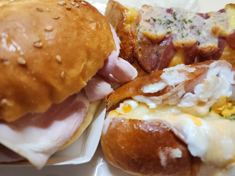 잠봉뵈르, 베이컨롤, 햄치즈소금빵_1.webp