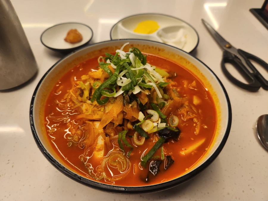 돼억시니)금일 점심 짬뽕_1.webp