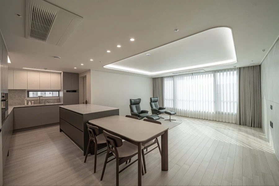 50대 중년 아재 새 아파트로 이사_4.webp