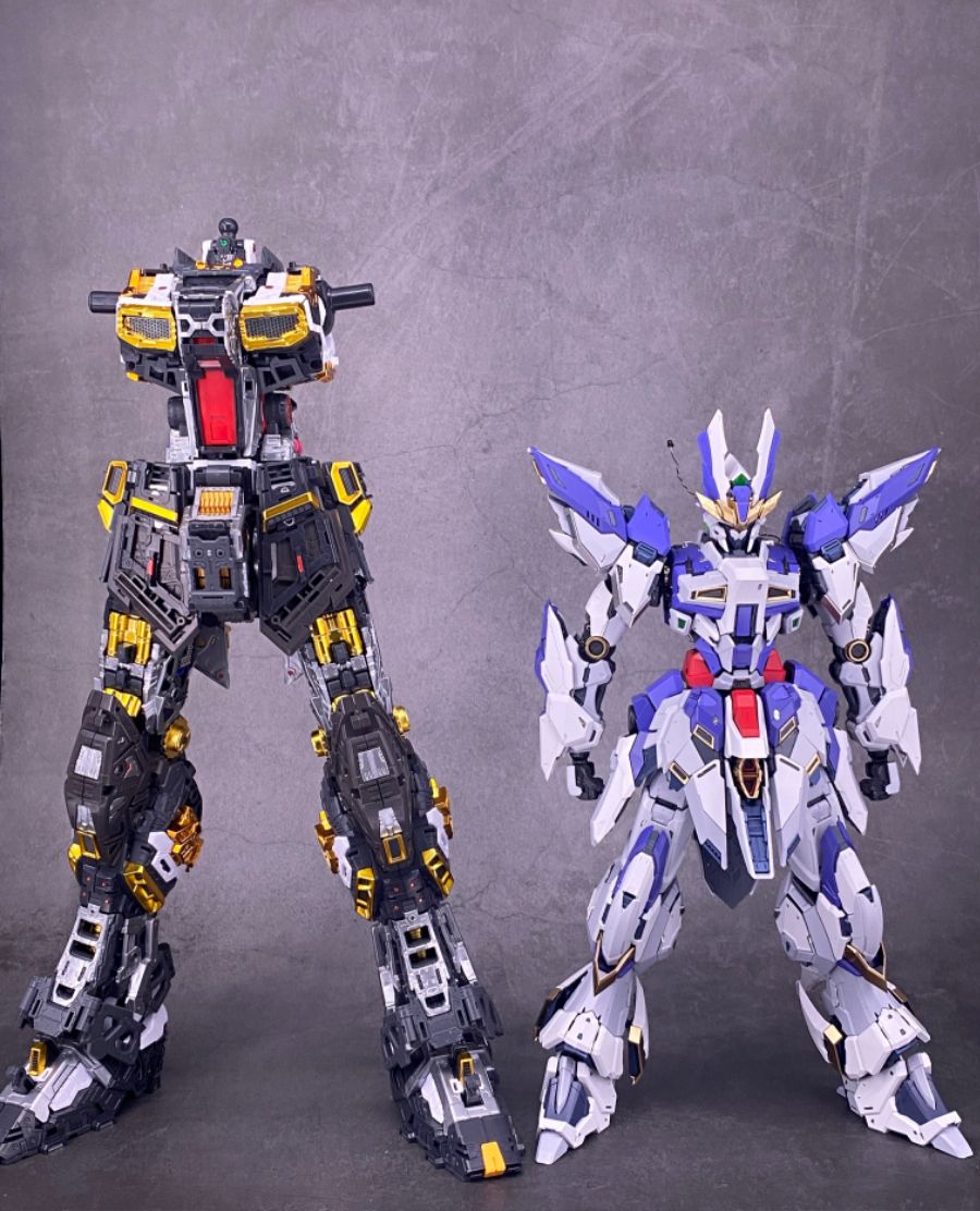 PG 언리쉬드 뉴 건담 포징 + 메탈 스트럭처 나열 사진_2.jpg