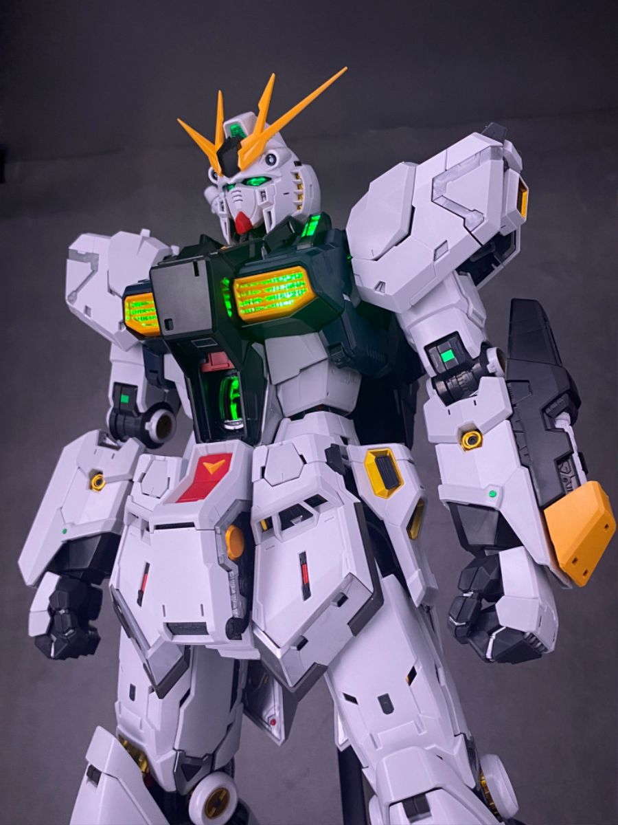 PG 언리쉬드 뉴 건담 포징 + 메탈 스트럭처 나열 사진_7.jpg