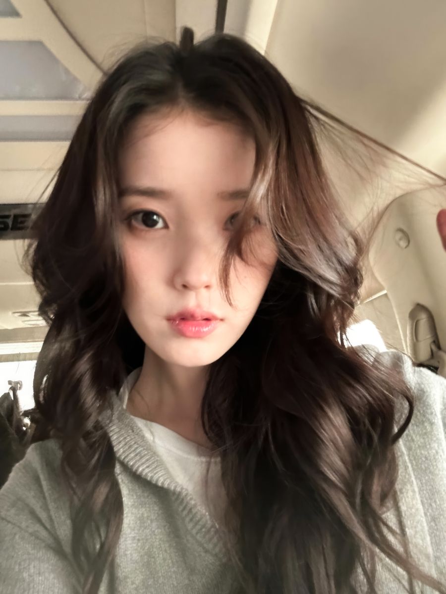 2026.02.07 아이유 인스타그램 사진 보정_7.jpg