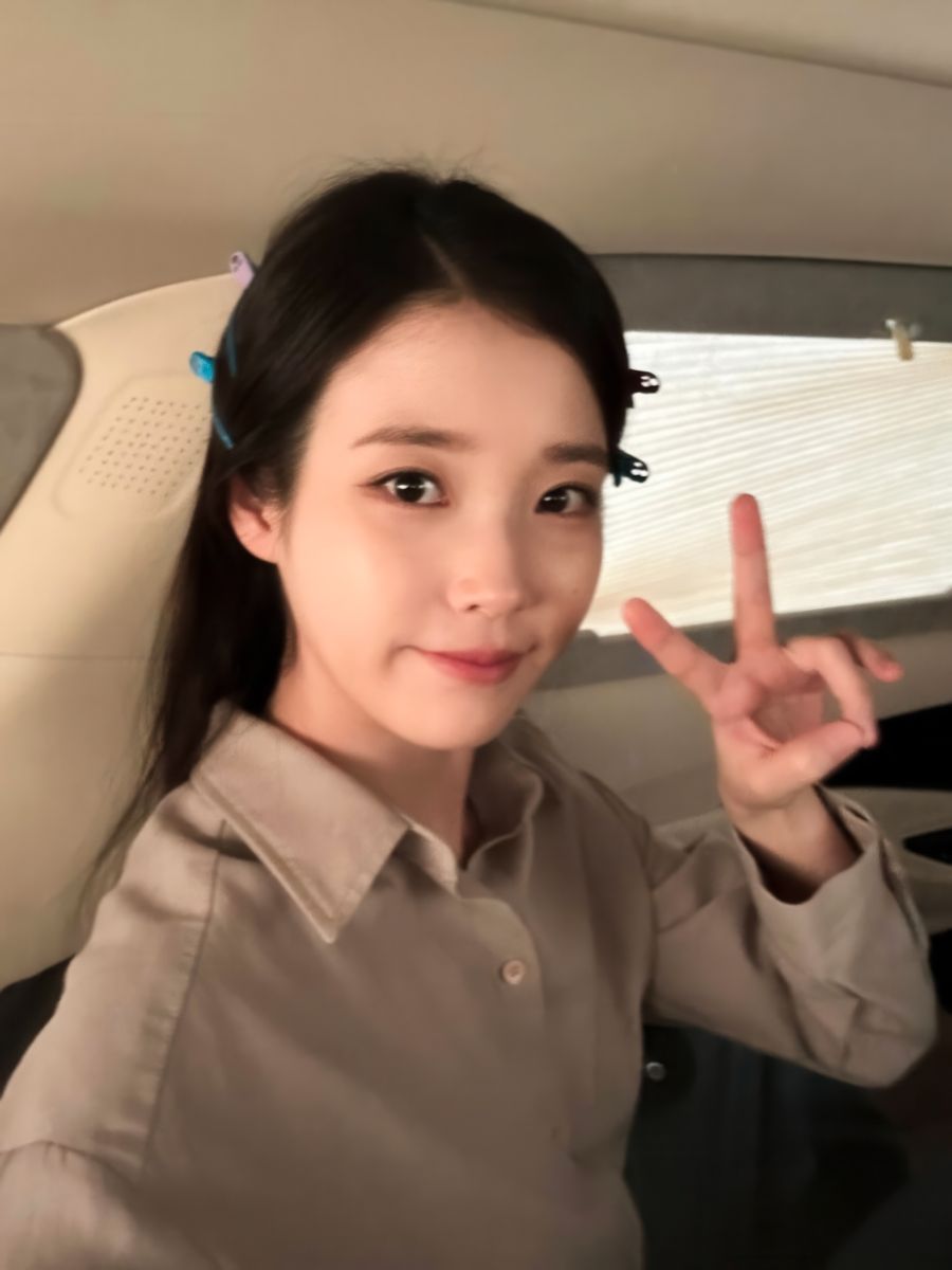 2026.02.07 아이유 인스타그램 사진 보정_8.jpg
