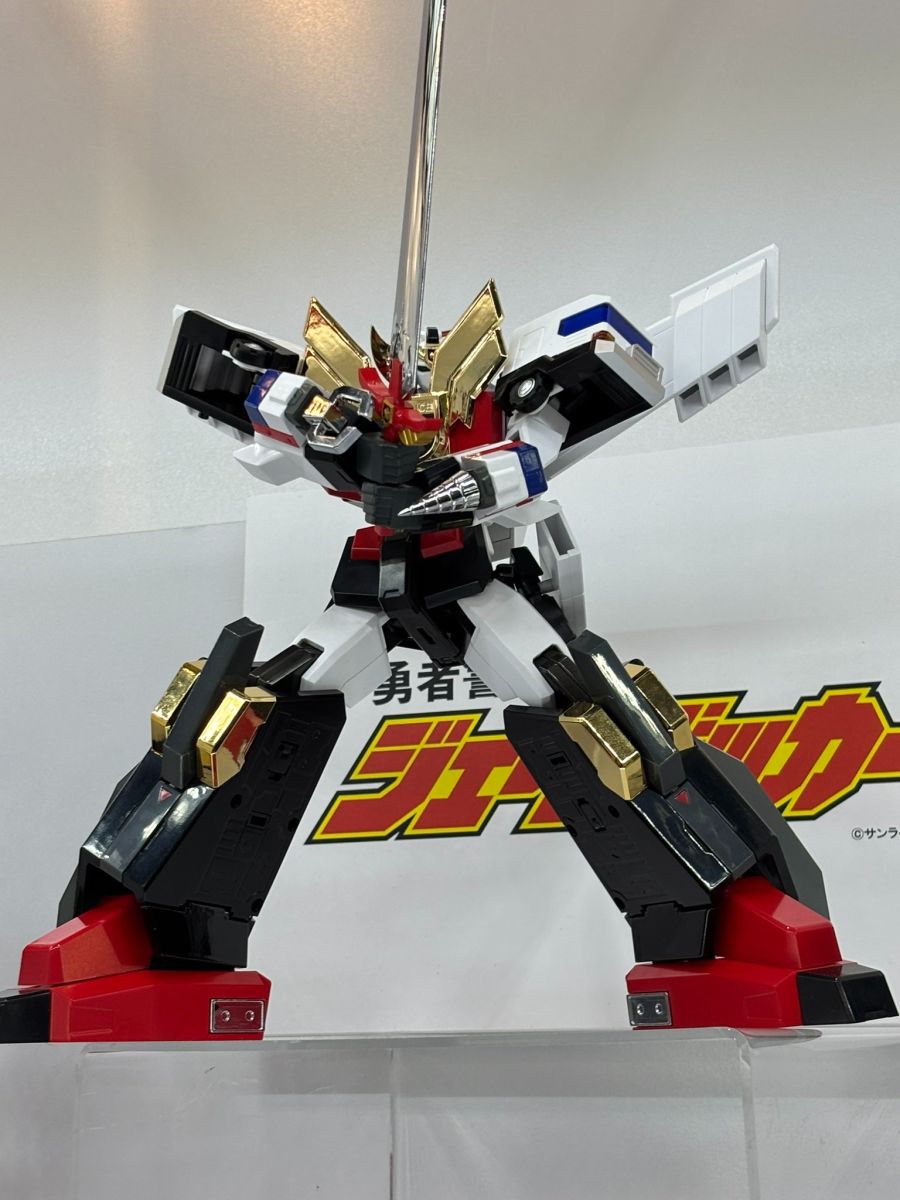 [액션 토이즈] 액션 합금 파이어 제이데커 뒷면 파츠 조합 촬영 사진_8.jpg