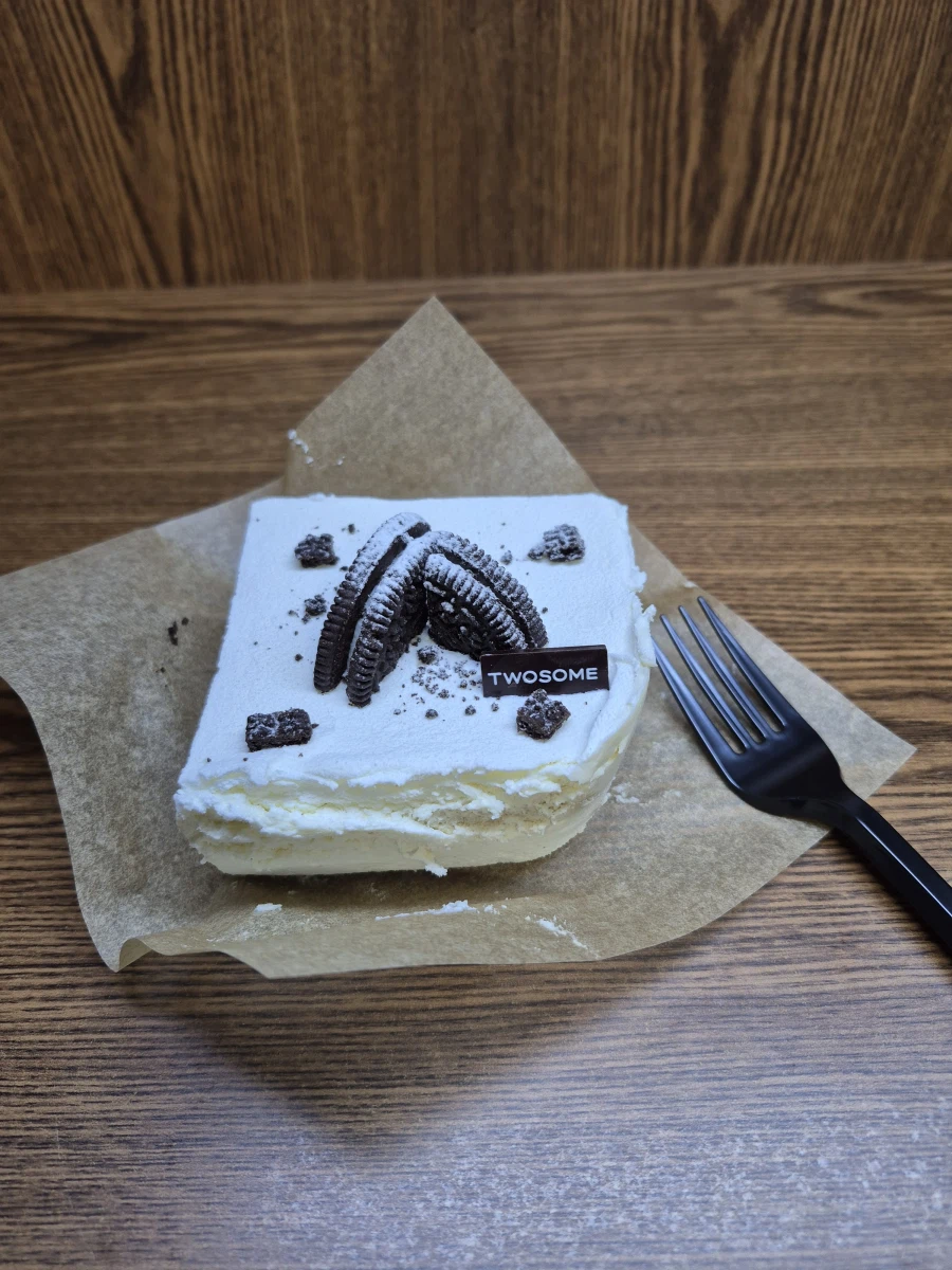 생일선물로 주신 케이크 맛있게 먹었어요 아렌님!_1.webp