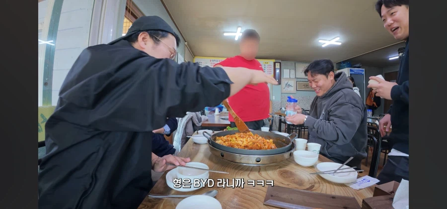 수상하게 BYD 차가 어울리는 유투버.jpg_7.webp