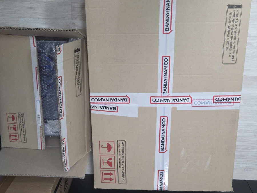 연휴 기념 장식장 재배치 중_11.webp