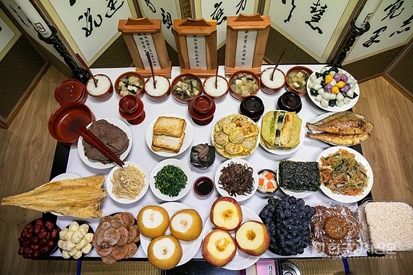 제사 3번만 하면 100만원 금방 깨짐.jpg_1.webp