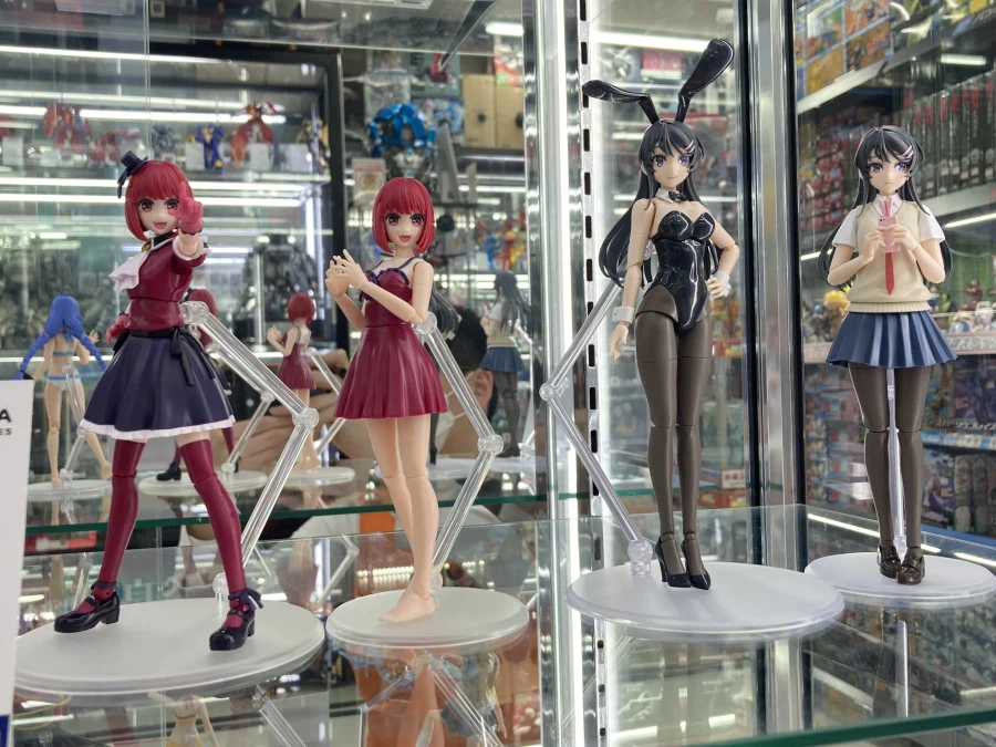 [카도카와] 아주르 레이븐 & 카도프라 신제품 빅 카메라점 전시 사진_7.webp