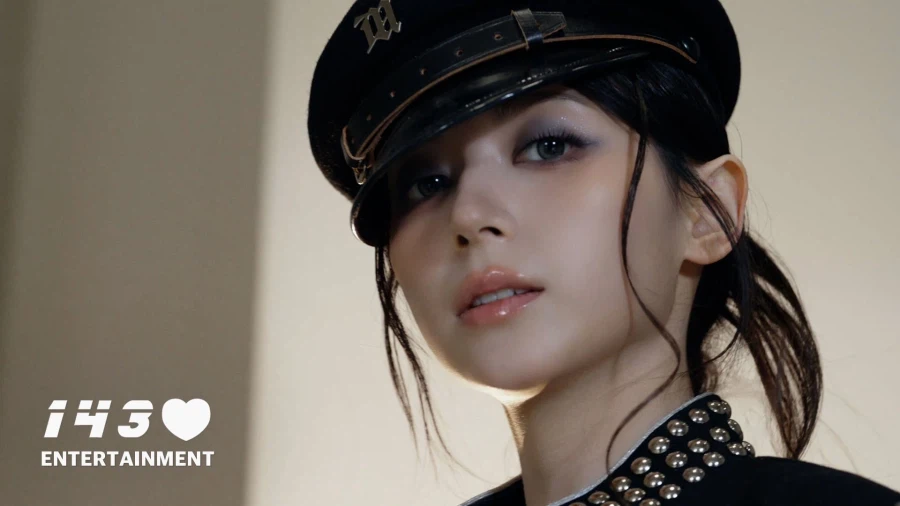 [메이딘] MADEIN - '안 봐도 비디오' 퍼포먼스 버전_1.webp