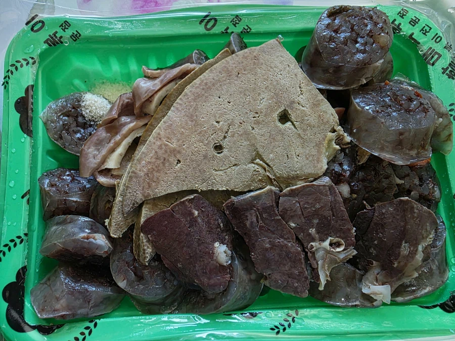 우리할매 떡볶이. 제과점 햄버거. 돼지고기 김찌._3.webp