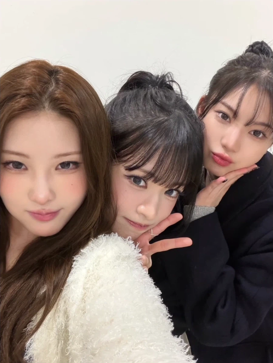 [퍼플키스] 채영이랑 채영이가 채영이 콘서트를 보러 with 아이사_1.webp