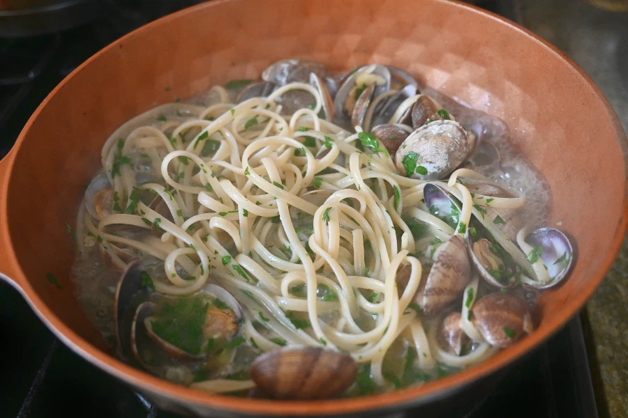 브런치로 대충 해묵은 봉골레 파스타;ㅎ_1.webp