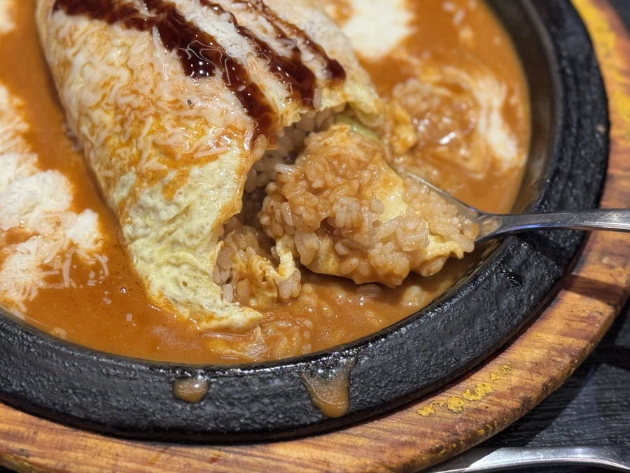 지나가다가 먹었던 오므라이스_3.webp