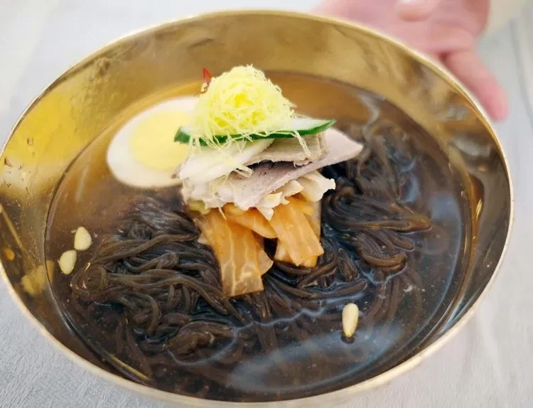 평양냉면은 원래 밍밍한 것이라고 할 때마다 드는 생각_1.webp