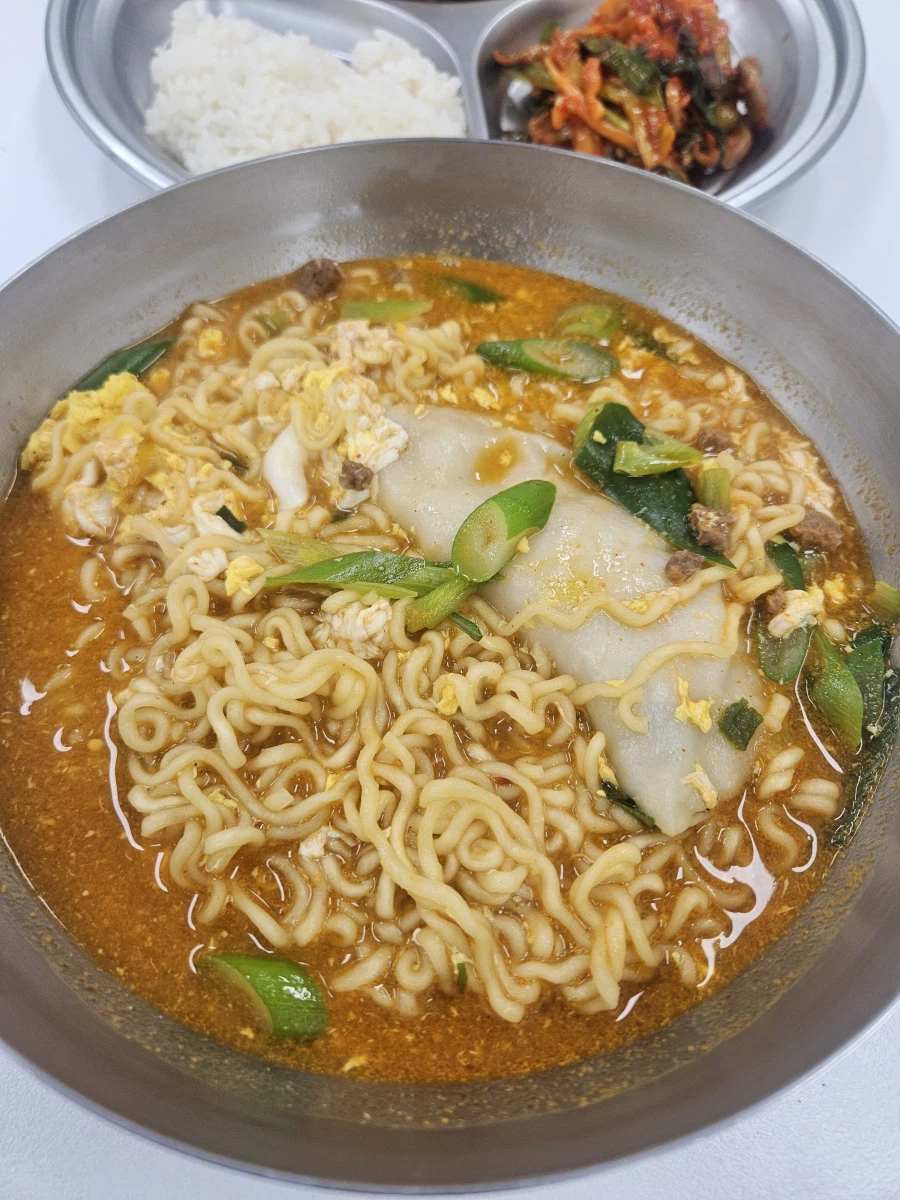 [회사밥] 금요일 회사밥은?_5.webp