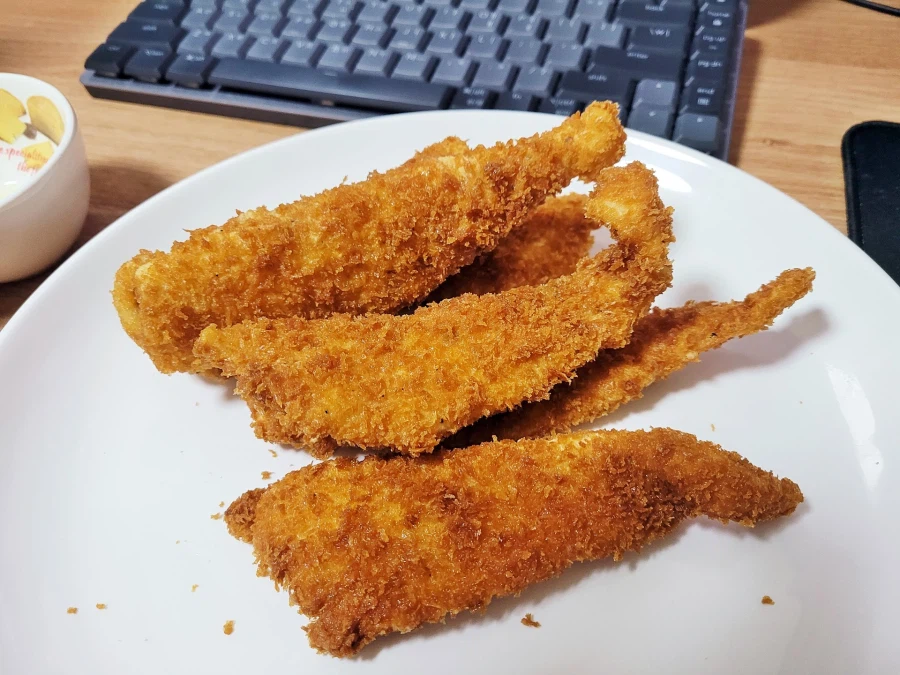 어제 해먹은 생선까스가 맛있어서 또 해먹었어요._1.webp