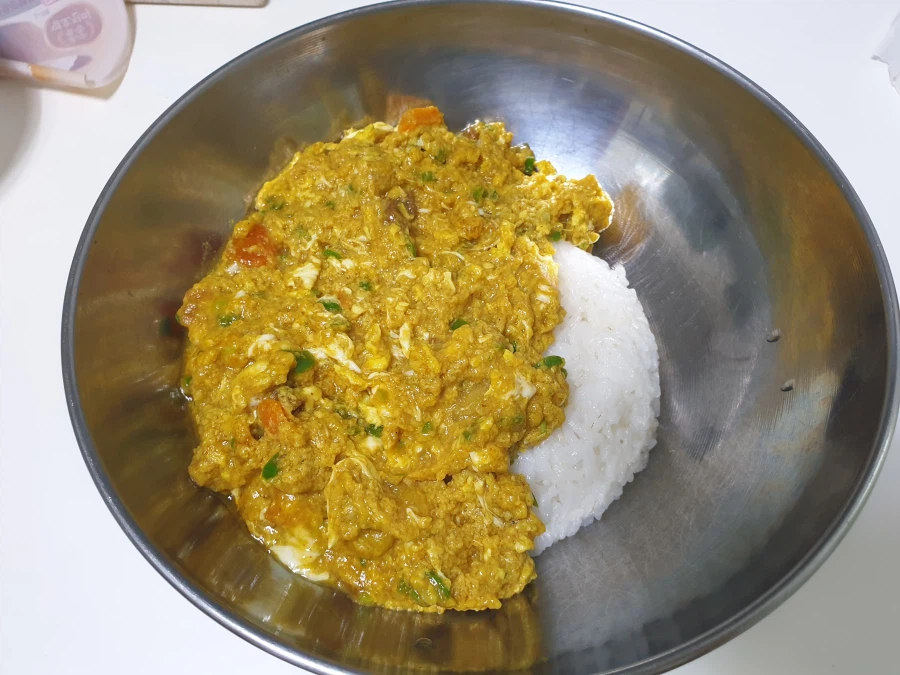 오늘의 아침은 3분 카레와 즉석밥_1.webp