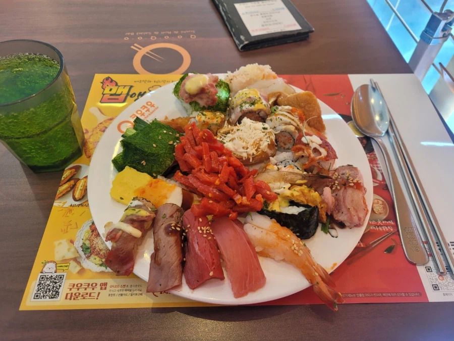 돼억시니) 저저번주에 먹은 쿠우쿠우에서 먹은것들입니다_1.webp