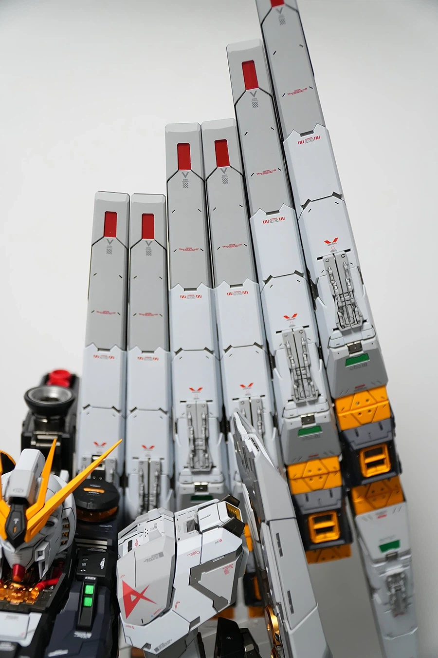 PGU RX-93 뉴건담 도색완성_19.webp