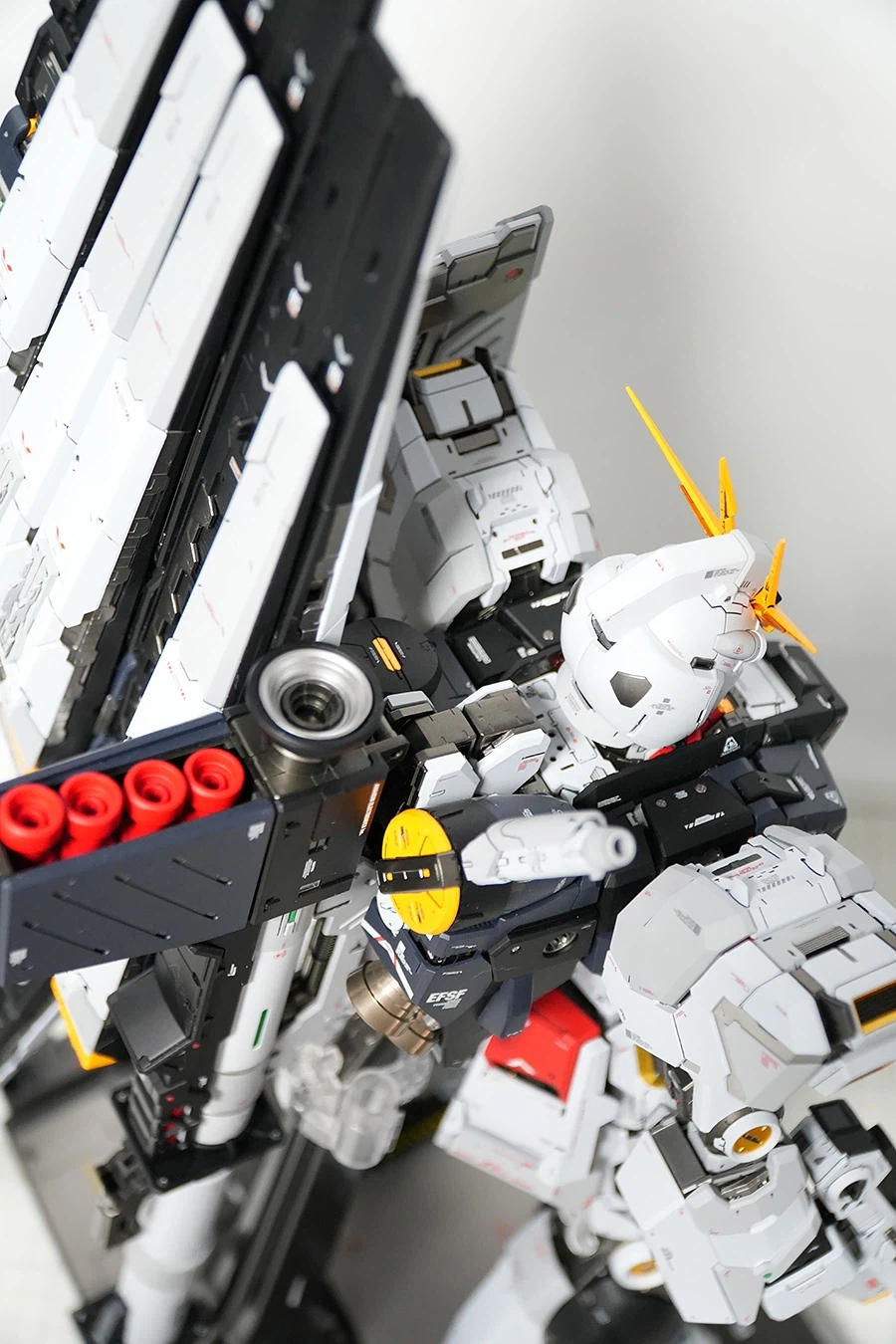 PGU RX-93 뉴건담 도색완성_43.webp