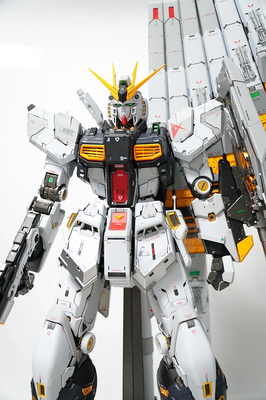 PGU RX-93 뉴건담 도색완성_47.webp