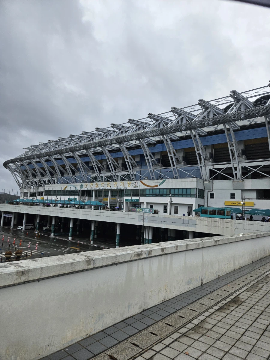 춥고 비오고_1.webp