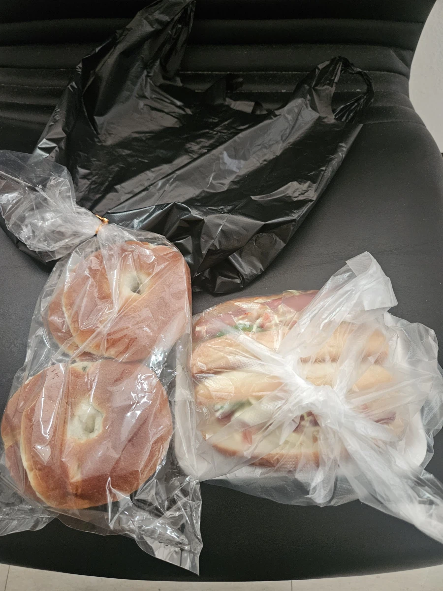 [충주] 시장빵집 팥빵4개 2천원 ^,^_4.webp