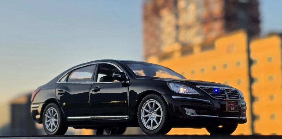 1/35 크로바모형 4성장군 에쿠스 (with LED) '장군님 퇴근하신다'_4.webp