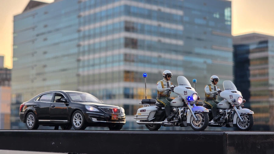 1/35 크로바모형 4성장군 에쿠스 (with LED) '장군님 퇴근하신다'_47.webp