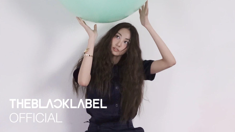 [미야오] MEOVV 가원 보그코리아 화보촬영 비하인드_1.webp