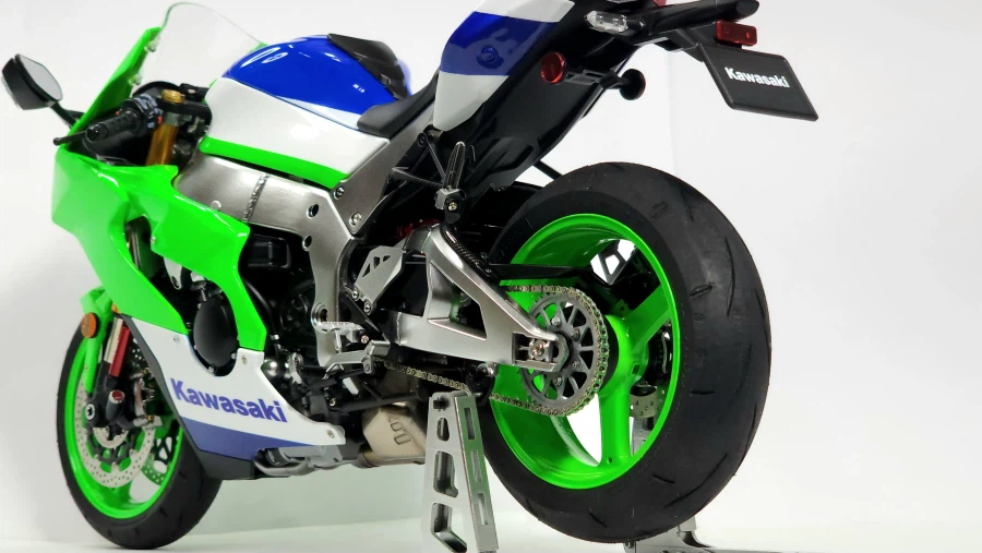 [MENG] 1/9 Kawasaki ZX-10R_18.webp
