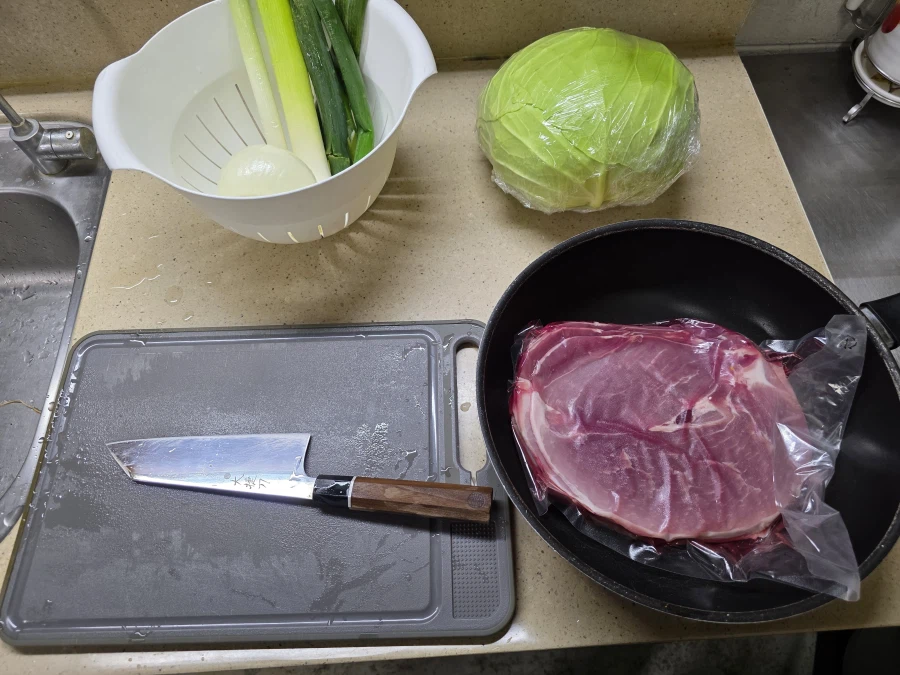 직장에서 3천원씩 걷어서 해먹는 점심 양배추쌈밥_1.webp