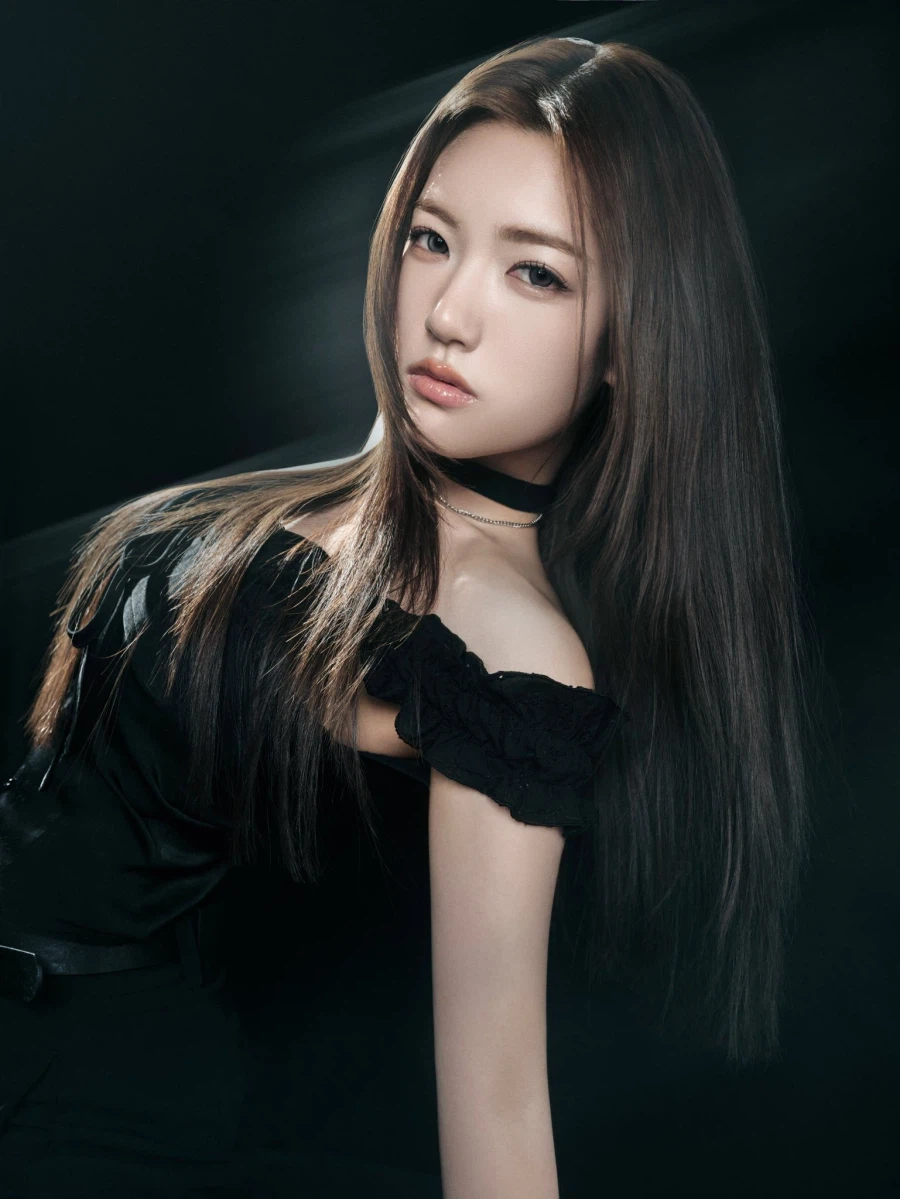 [앳하트] Shut Up MV 비하인드 + Butterfly Doors 컨셉포토_2.webp