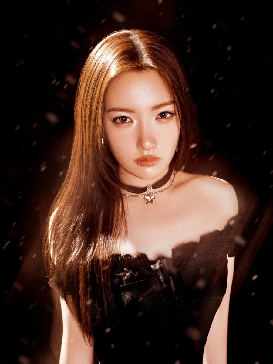 [앳하트] Shut Up MV 비하인드 + Butterfly Doors 컨셉포토_3.webp