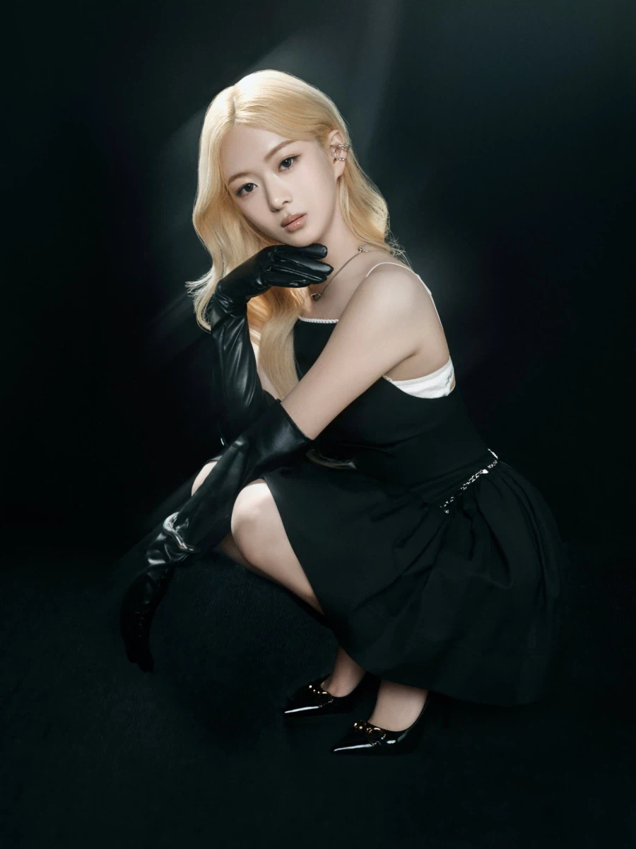 [앳하트] Shut Up MV 비하인드 + Butterfly Doors 컨셉포토_12.webp